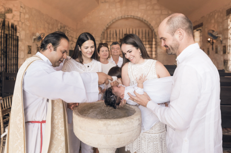 familia en bautizo